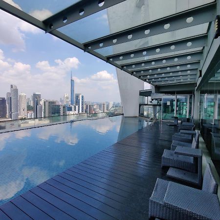 Skybed Over The Sky Hostel @Regalia Suites & Residences Kl Kuala Lumpur Exterior photo